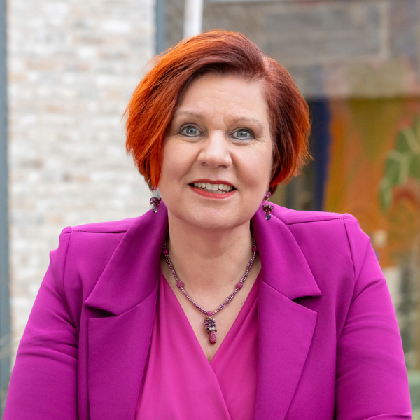 Ruth Peetoom - keynote spreker op de Tech Mainstage van Zorg & ict 2025